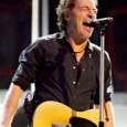 Ufficializzato il concerto fiorentino di Bruce Springsteen:  domenica 10 giugno alla Stadio Franchi. Biglietti 35/90 euro: da giovedì primo dicembre su Ticketone.it e dal giorno seguente negli altri circuiti di...