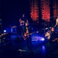 Davvero “una buona idea” andare al concerto di Niccolò Fabi al Puccini. “Ecco”… cantare e commuoversi, divertirsi e ascoltare buona musica, tutto in una volta, non capita spesso. La recensione