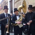 Giovedì 19 dicembre dalle 17,30 a Siena. Concerto itinerante per vie e piazze del centro. I Fab Four sotto la lente di una marching band. Gran finale in via Stalloreggi.