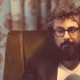 Giovedì 6 febbraio, ore 18. Il presente attraverso una poetica semplice, romantica e ironica. Dario Brunori è tornato. E presenta il nuovo album, “Il cammino di Santiago in taxi”.