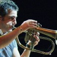 Sabato 11 luglio, Piazza Masaccio, San Giovanni Valdarno (Ar). Due trombe, trombone e tuba. Per spaziare dalla classica alla contemporanea, dal rock al folk. In chiave jazz. Biglietti 18/16 euro.