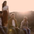 Venerdì 2 dicembre, Teatro Excelsior. Jugband di strada che affonda le radici nella swing era. New folk e atmosfere vintage. Due band toscane fresche di debutto discografico, Materiali Sonori
